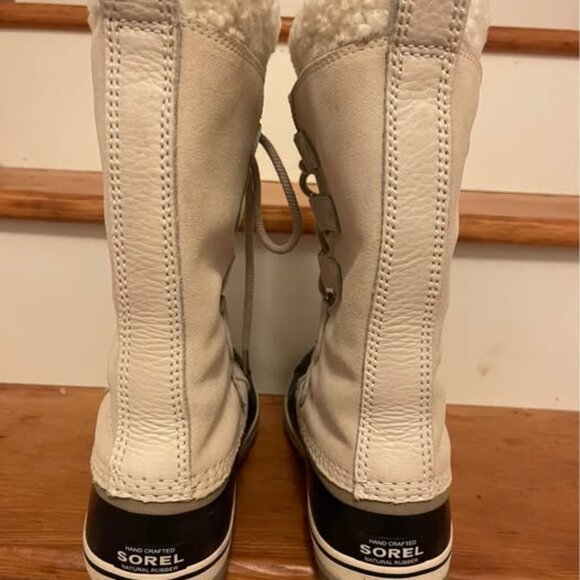 JOAN OF ARCTIC™ Women's Waterproof Sorel Boot, size 8 - Picture 3 of 5
